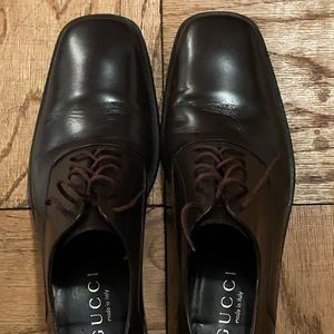 Gucci men’s brown lace-up dress shoes. 44.5 E